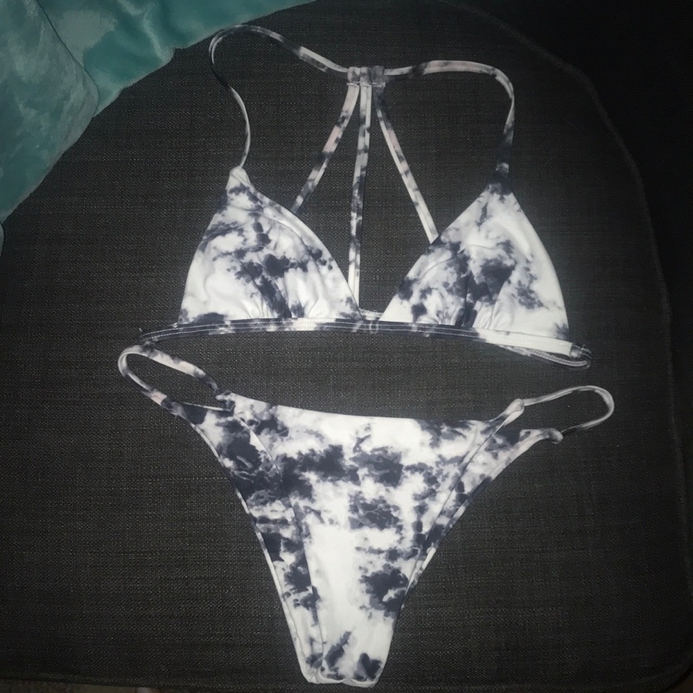 Jessie James Decker Kittenish Bikini